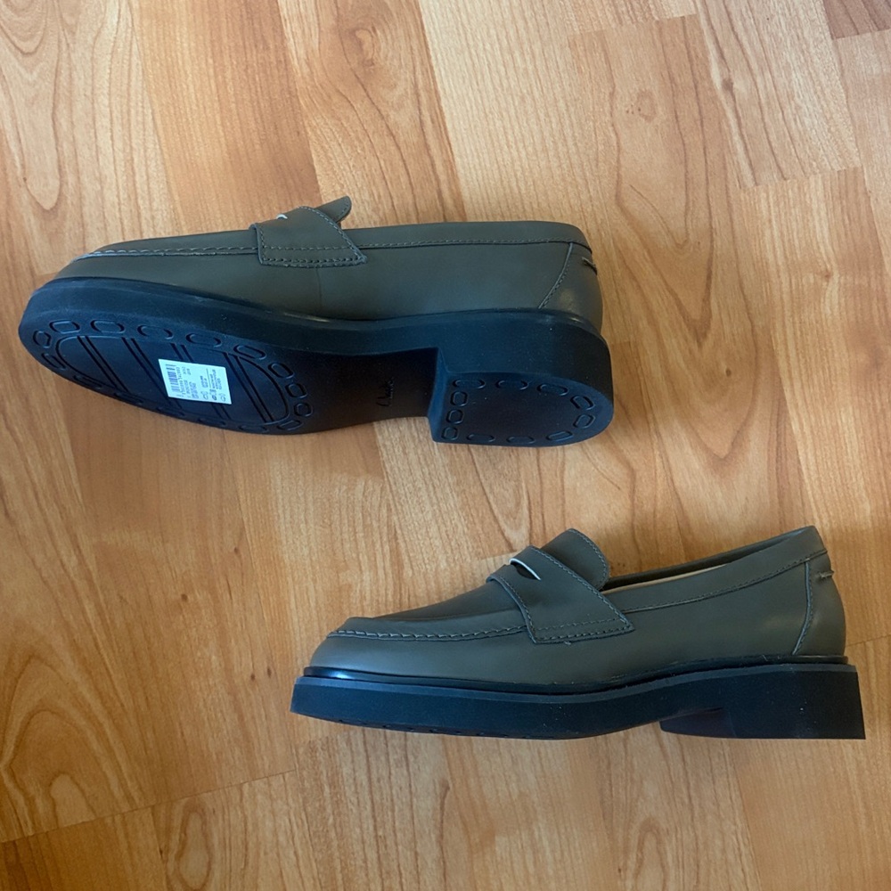 Clarks Splend Edge Penny Loafer in Dark Olive, with Box - Picture 5 of 15